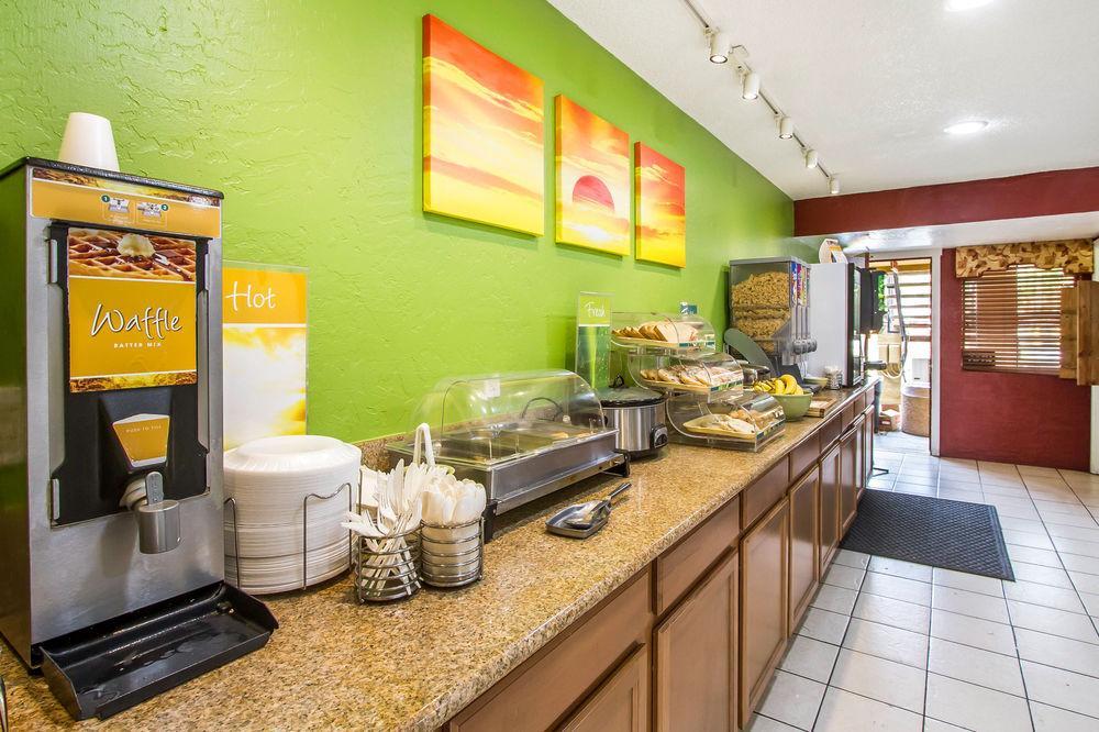 Quality Inn & Suites Goodyear - Phoenix West Exterior foto